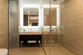 Dominic & Smart Luxury Suites Republic Square
