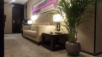 Dominic & Smart Luxury Suites Republic Square