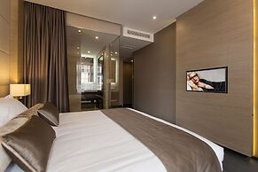 Dominic & Smart Luxury Suites Republic Square