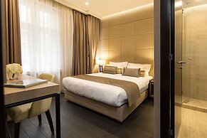Dominic & Smart Luxury Suites Republic Square