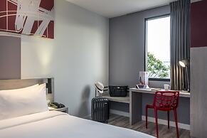ibis Bangkok IMPACT