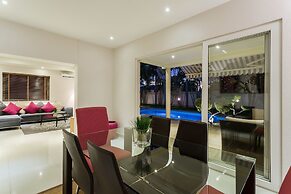 Luxury Pool Villa SRV