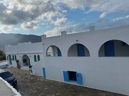 Petradi Hotel