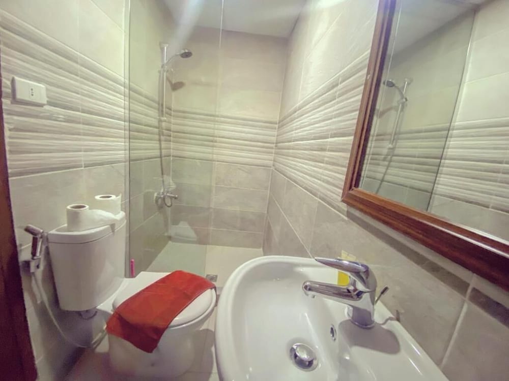 Al Anbat Midtown Hotel