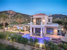 Alexandros Villa