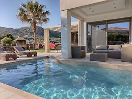 Alexandros Villa