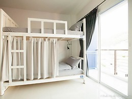 Bedbox Guesthouse & Hostel