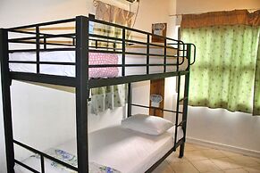 Bluewater Lodge - Hostel