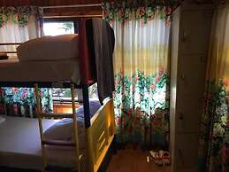 Bluewater Lodge - Hostel