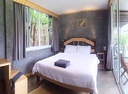 Baan Boom Boxes