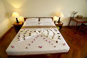 Shwe Htee Hotel