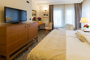 Sterling Hotel