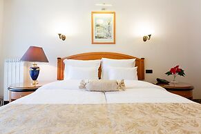 Sterling Hotel