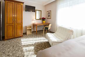 Sterling Hotel