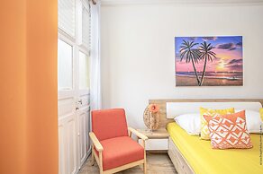 Foyal Suites