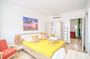 Foyal Suites