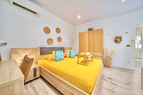 Foyal Suites