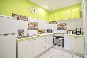 Foyal Suites