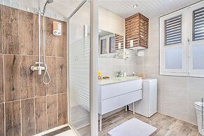 Foyal Suites