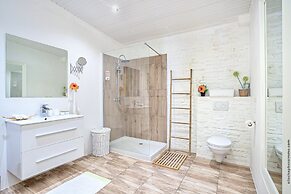 Foyal Suites
