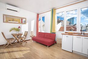 Foyal Suites