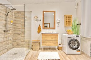 Foyal Suites