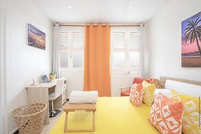 Foyal Suites
