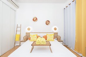 Foyal Suites
