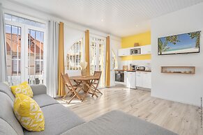 Foyal Suites