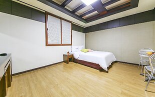 Sketch Motel