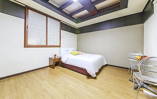 Sketch Motel