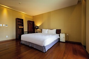 Libentia Hotel & Pool Villa