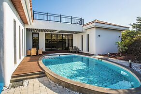 Libentia Hotel & Pool Villa