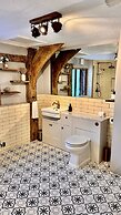The Ostrich Inn