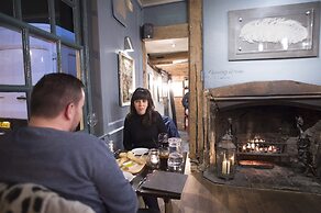 The Ostrich Inn