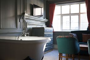 The Ostrich Inn
