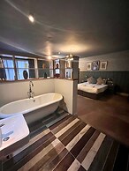 The Ostrich Inn