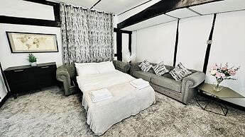 The Ostrich Inn
