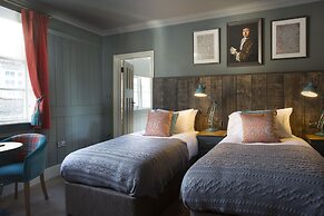 The Ostrich Inn