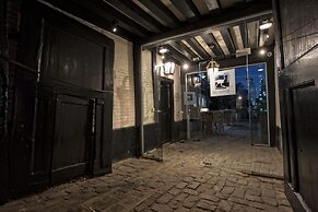 The Ostrich Inn