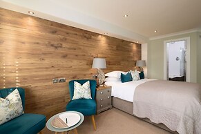Channel View Hotel