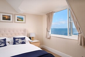 Channel View Hotel