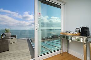 Channel View Hotel