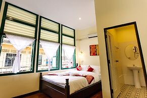 Srisomboon Hostel