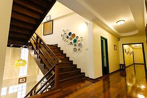 Srisomboon Hostel