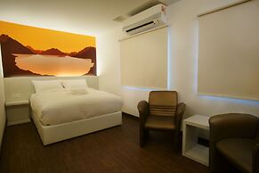 City Edge Hotel