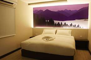 City Edge Hotel