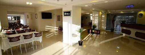 Dort Mevsim Suit Otel
