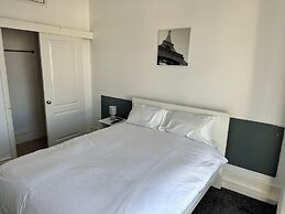 Avari Beach Hotel