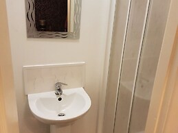 Avari Beach Hotel
